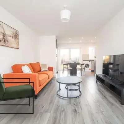 Stylish 3-Bed Home-Liverpool