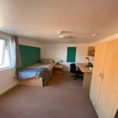 Elegant 4-Bedroom Apartment at Kexgill