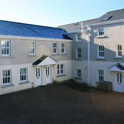 4 Laurel Court