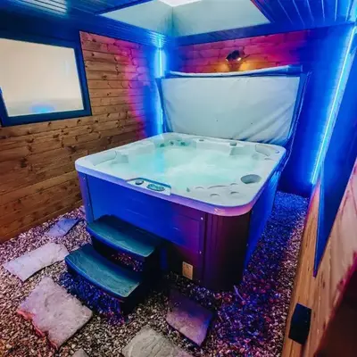 BREEZE BLACKPOOL LUXURY SUITES